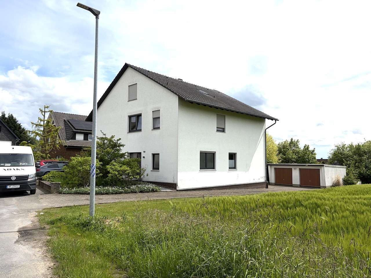 Schicke noch junge Etagenwohnung mit Balkon und Blick ins Grüne !! - Photo 3